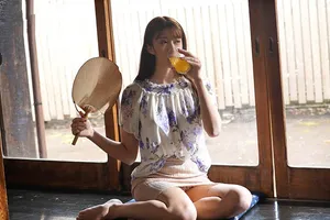 Mùa hè buồn chán ở quê nắc vợ nhà đối diện thiếu thốn vì lấy anh xã già