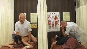 Dẫn eny đi mát-xa rồi bị nắc cạnh bên mà không hề hay biết