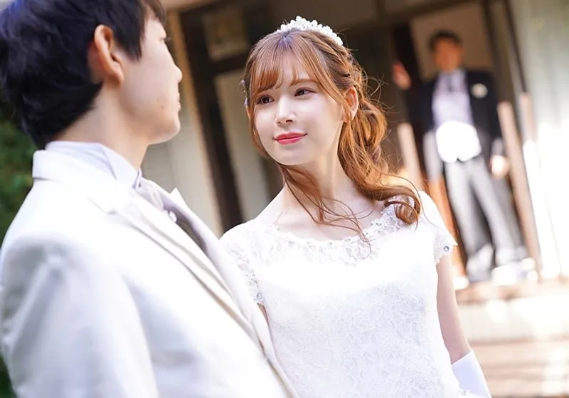 Bố chồng yêu trả bài người yêu của con trai ngay sau lễ cưới của con trai